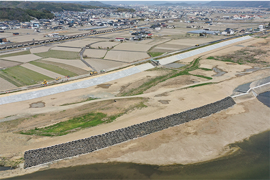 写真:令和3年度小田川付替整備工事(服部圃場整備)